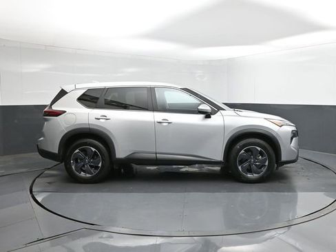 Used 2025 Nissan Rogue SV FWD image 15