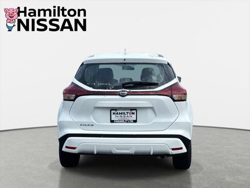 Used 2024 Nissan Kicks S FWD image 3
