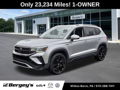 Used 2024 Volkswagen Taos SE w/ Black Wheel Plus Package