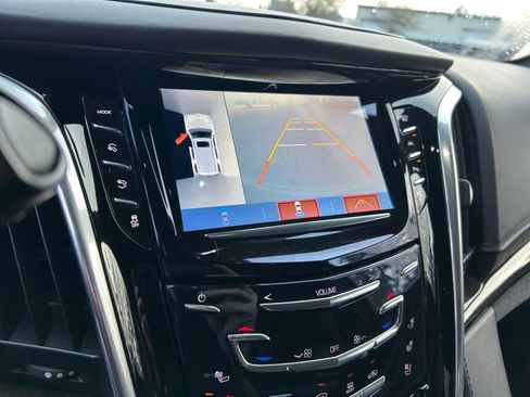Used 2020 Cadillac Escalade Platinum image 19