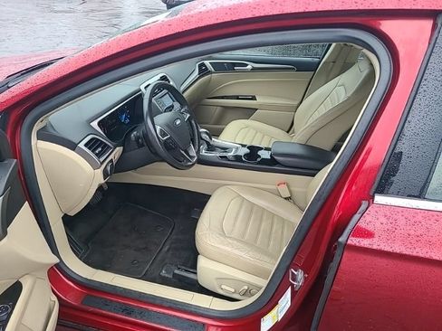 Used 2015 Ford Fusion SE w/ Equipment Group 202A FWD image 13