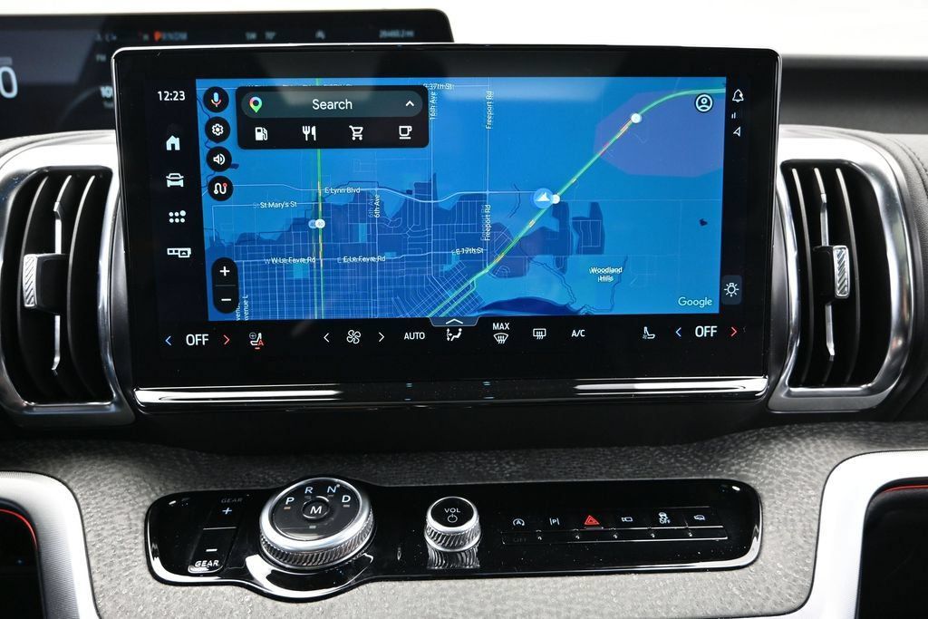 Used 2025 Ford Expedition Tremor AWD/4WD image 31