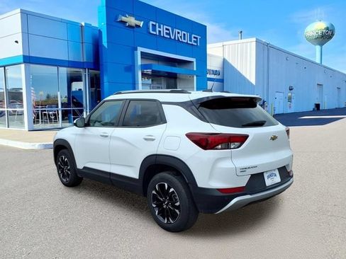 Used 2022 Chevrolet TrailBlazer LT w/ Convenience Package AWD/4WD image 6