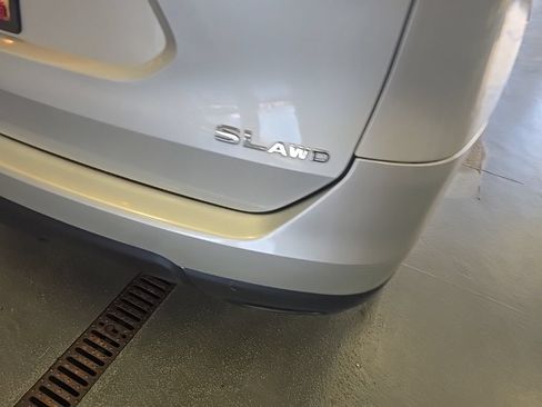 Used 2016 Nissan Rogue SL w/ SL Premium Package AWD/4WD image 4
