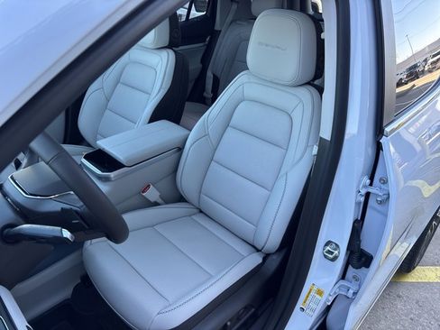 New 2026 GMC Terrain Denali w/ LPO, Black Badging Package image 22