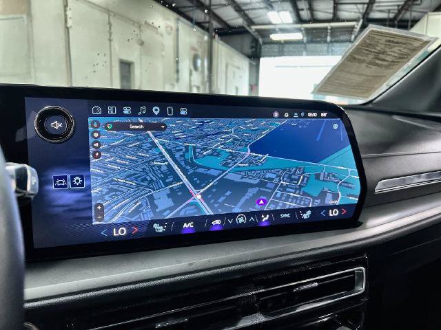 Used 2025 Chevrolet Traverse LT FWD image 33
