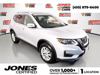 Used 2019 Nissan Rogue SV image 1