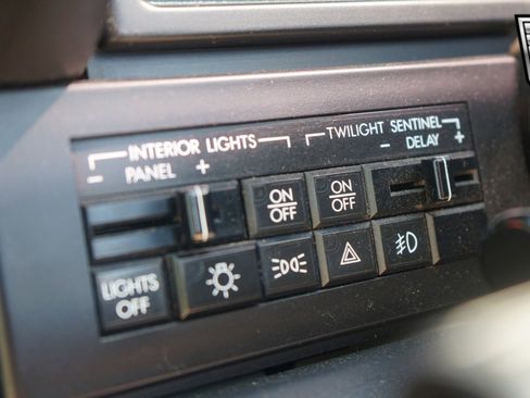 Used 1991 Cadillac Allante image 20