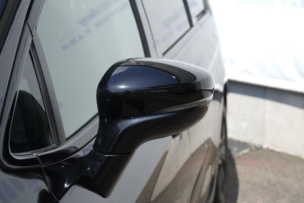 Used 2025 Chrysler Pacifica Limited FWD image 10