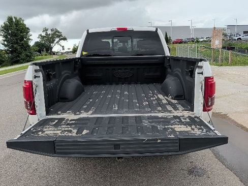 Used 2017 Ford F150 Lariat w/ Equipment Group 502A Luxury AWD/4WD image 15