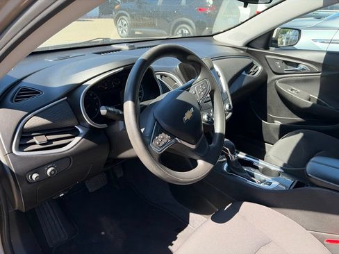 Used 2023 Chevrolet Malibu LT FWD image 9