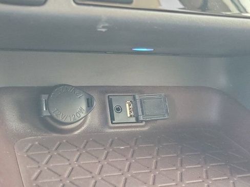 Used 2019 Toyota RAV4 Limited FWD image 29