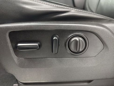 Used 2020 Chevrolet Silverado 1500 LT w/ All-Star Edition image 10