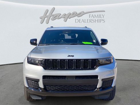 Certified 2024 Jeep Grand Cherokee L Altitude image 10