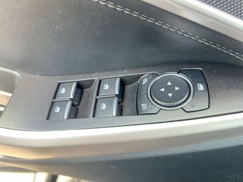 Used 2023 Ford Explorer XLT w/ Equipment Group 202A AWD/4WD image 18
