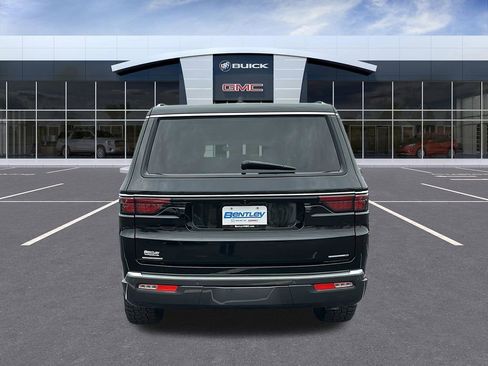 Used 2022 Jeep Wagoneer Series III w/ Premium Group I image 4