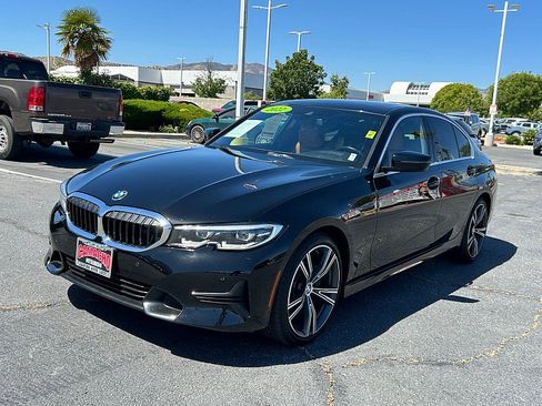 Used 2022 BMW 330i Sedan w/ Convenience Package RWD image 3
