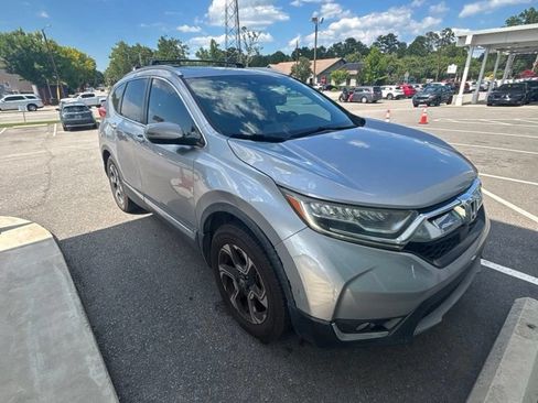 Used 2018 Honda CR-V Touring image 2
