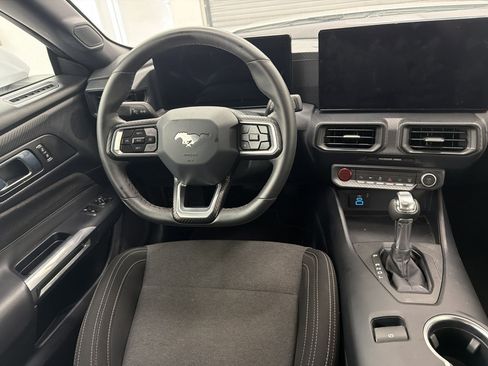 Used 2024 Ford Mustang Coupe RWD image 25