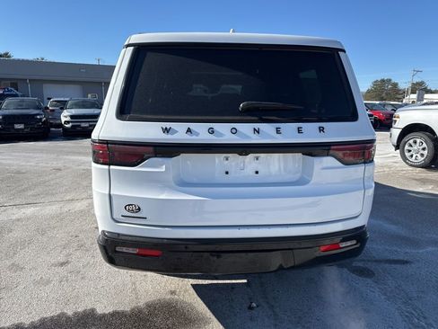 Used 2023 Jeep Wagoneer Series II image 4