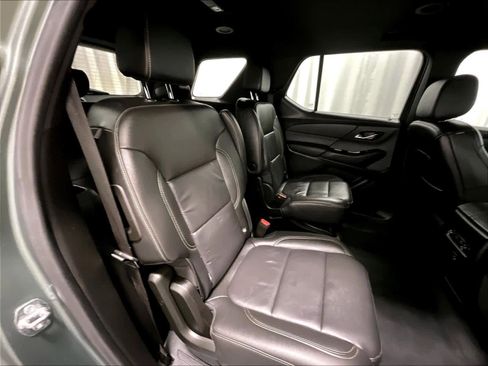Used 2023 Chevrolet Traverse LT image 16