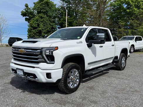 Certified 2024 Chevrolet Silverado 2500 High Country w/ Technology Package AWD/4WD image 3