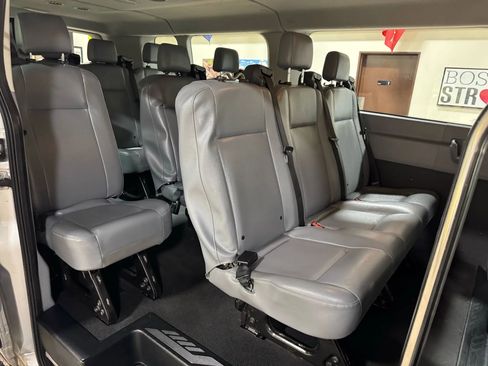 Used 2019 Ford Transit 350 XL image 26