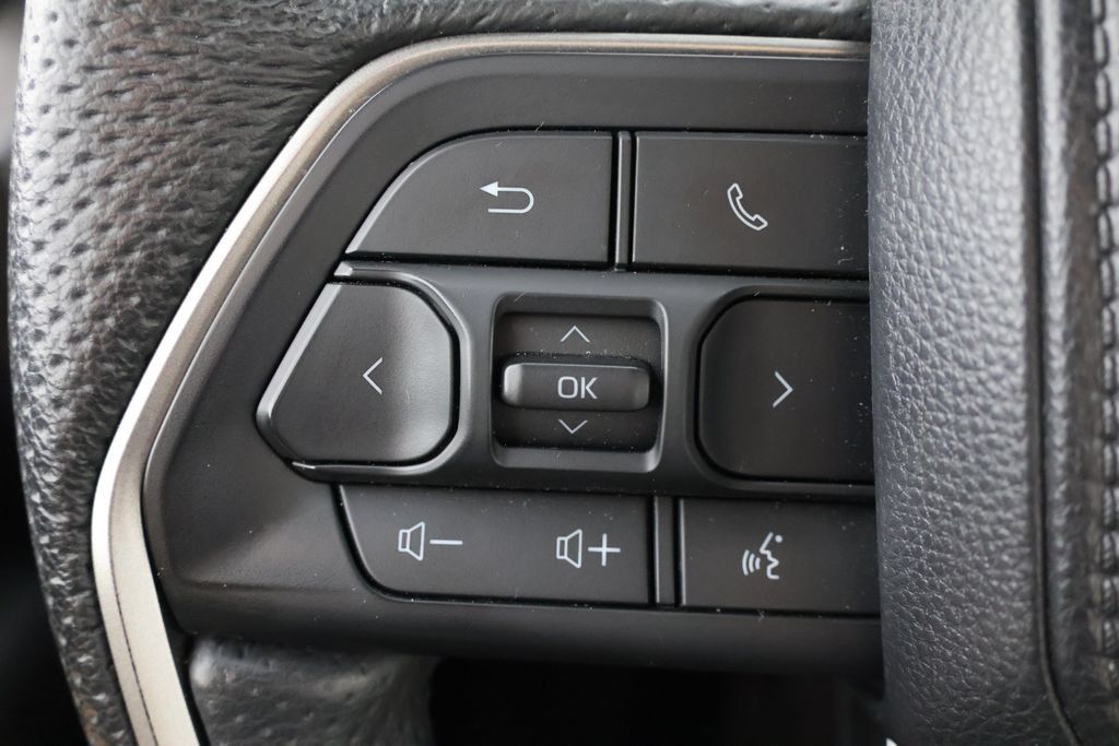 Used 2024 Toyota Tacoma Limited w/ Limited Package (LT) AWD/4WD image 11