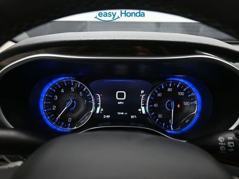 Used 2023 Chrysler Pacifica Limited image 9