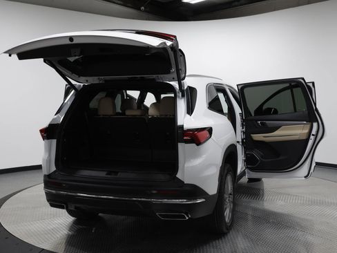 New 2026 Buick Enclave Preferred image 12