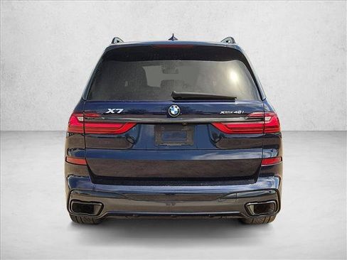 Used 2022 BMW X7 xDrive40i w/ M Sport Package AWD/4WD image 8