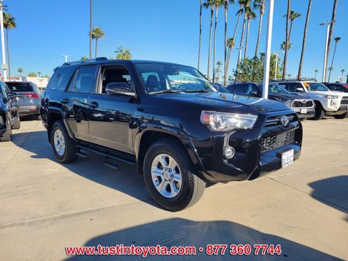 Certified 2021 Toyota 4Runner SR5 Premium w/ Moonroof Package image 2