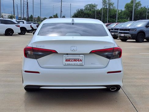 Used 2024 Honda Civic Sport image 6