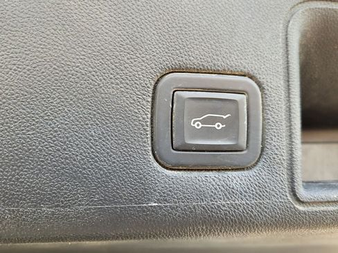 Used 2020 GMC Terrain SLE w/ Driver Convenience Package FWD image 12