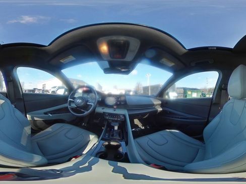 Used 2025 Hyundai Elantra Limited image 43