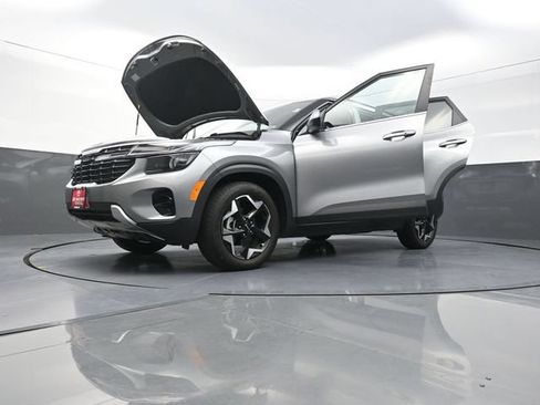 Used 2025 Kia Seltos EX w/ EX Sunroof Package FWD image 40