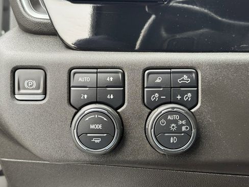 Used 2024 Chevrolet Silverado 2500 LTZ image 21
