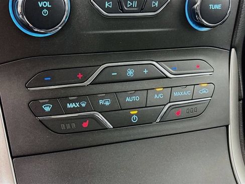 Used 2020 Ford Edge SEL FWD image 15