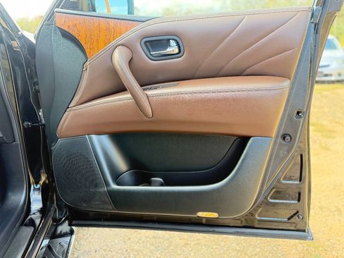 Used 2017 INFINITI QX80 Limited w/ All Season Package image 35