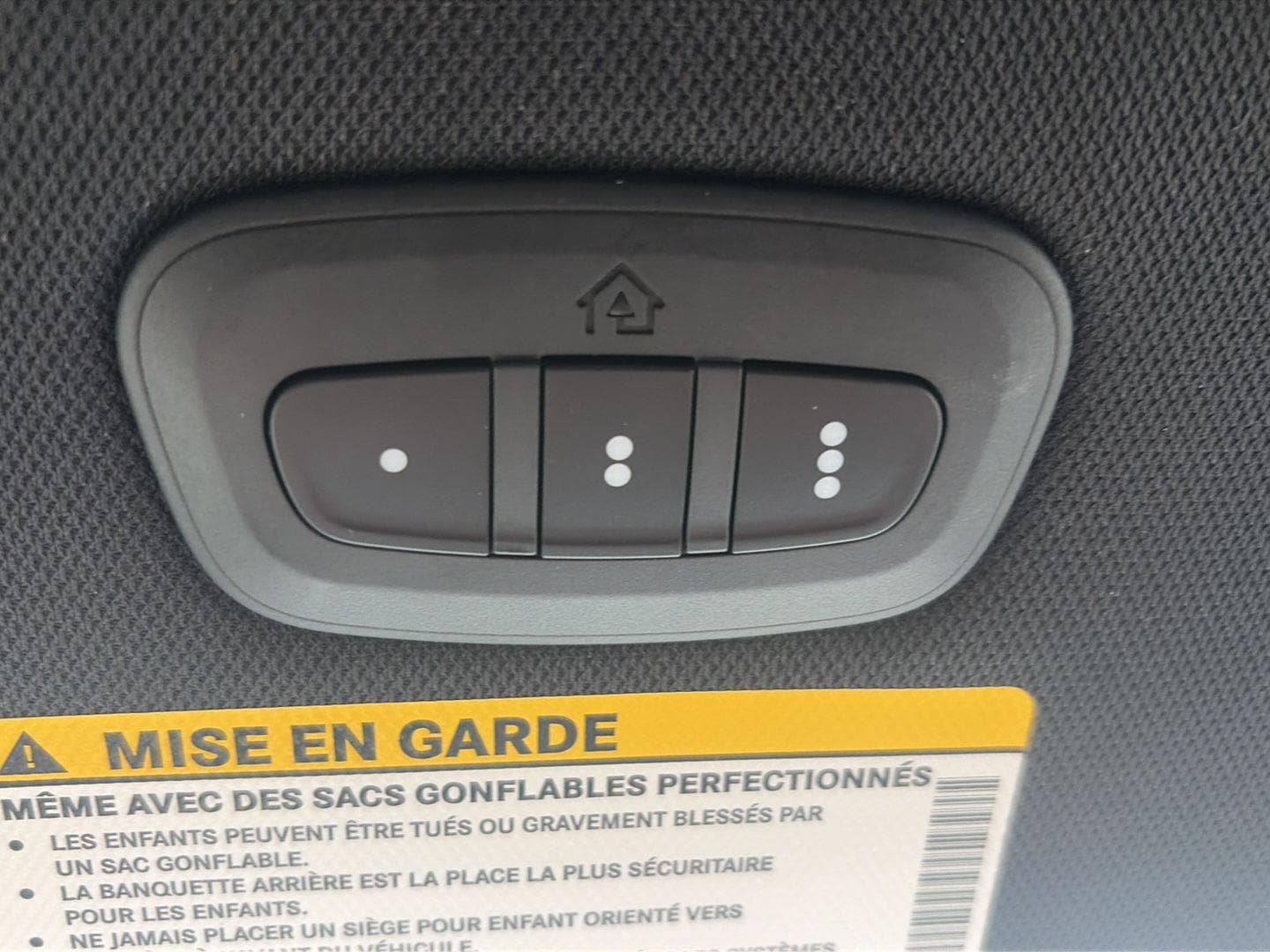 Used 2026 Chrysler Pacifica Select FWD image 26