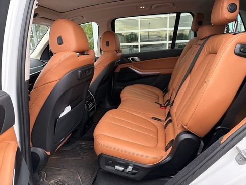 Used 2022 BMW X7 xDrive40i AWD/4WD image 11