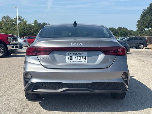 Used 2024 Kia Forte LXS w/ LXS Technology Package FWD image 5
