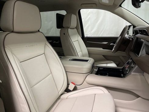 New 2024 GMC Yukon XL Denali w/ Advanced Technology Package image 36