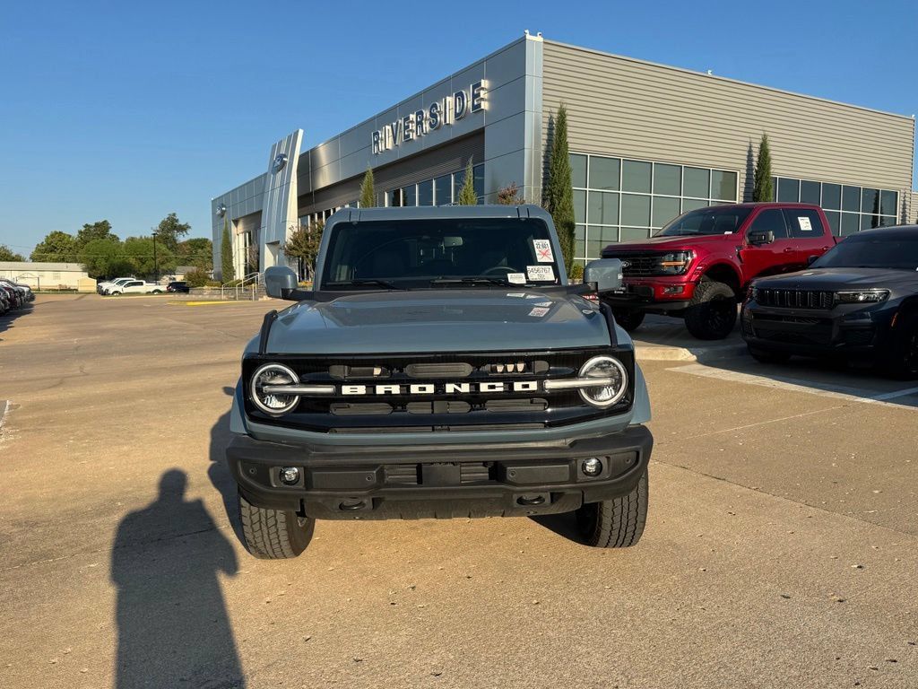 Used 2025 Ford Bronco Outer Banks AWD/4WD image 8