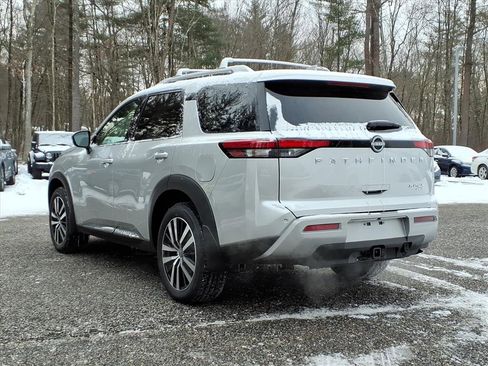 New 2025 Nissan Pathfinder Platinum w/ Cargo Package image 4