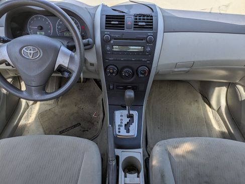 Used 2010 Toyota Corolla LE FWD image 28