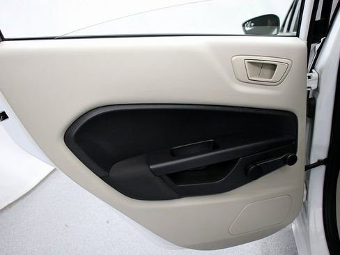 Used 2012 Ford Fiesta S image 21