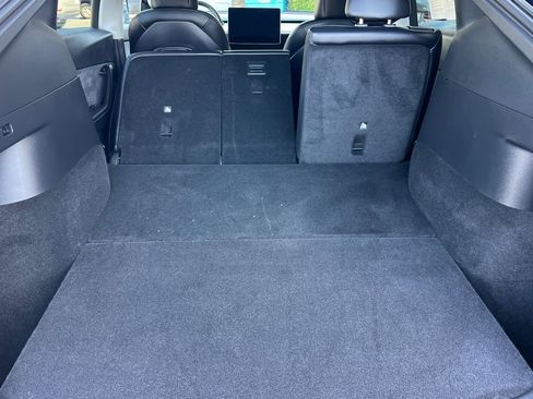 Used 2021 Tesla Model Y Long Range image 15