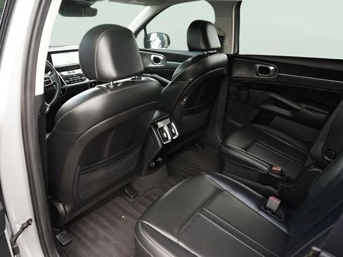 Used 2023 Kia Sorento SX FWD image 12
