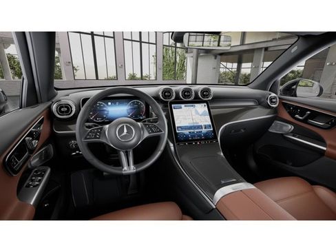 Used 2026 Mercedes-Benz GLC 300 4MATIC image 3